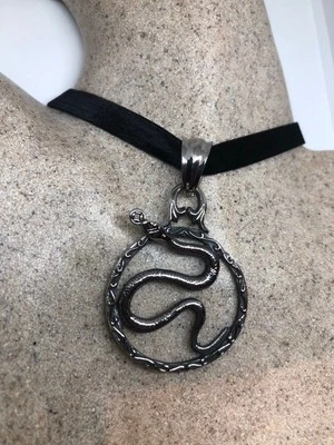 Pingente amuleto vintage feito à mão de aço inoxidável cobra iene da sorte - Imagem 1 de 4