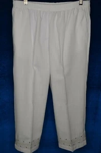 Southern Lady Womans 12 White Pull On Elastic Waist Capris - Picture 1 of 5