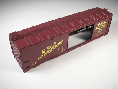 Lionel 9468 Union Pacific Double-Door Boxcar part: Body SHELL, NEW Old Stock EXC - Image 1 of 4