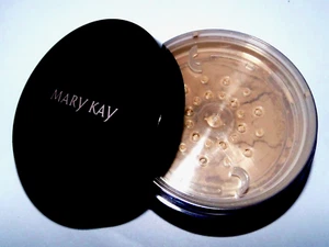 Loose Powder Silky Setting Powder MARY KAY Deep Beige skin color 8g - Bild 1 von 1