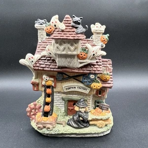 Casa de pueblo de Halloween de cerámica de fábrica de calabazas huecas espeluznantes, sin caja - Imagen 1 de 5