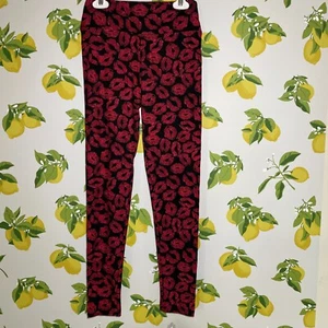 LuLaRoe Leggings OS With Pink Lips Lipstick KISSES Valentine Theme - Picture 1 of 4