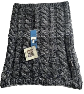 Nuevo Embudo Calentador Cuello Mukluks Tejido Blanco y Negro, Nuevo - Imagen 1 de 7