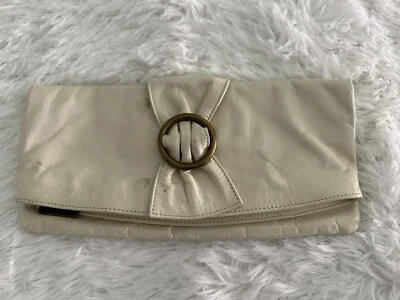 Bolso clutch Hobo International de cuero Foto 1 de 4