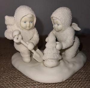 Dept 56 Snowbabies WE'LL PLANT THE STARRY PINES Children planting Christmas tree - Picture 1 of 3