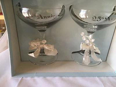 25º ANIVERSARIO PLATA VASOS TOSTADOS Lazos blancos cinta plata grabado Foto 1 de 3