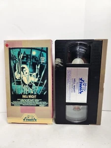 HELL NIGHT VHS MEDIA VIDEO 80'S HORROR LINDA BLAIR COLLEGE FRATERNITY PLEDGES - Foto 1 di 14