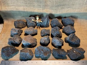 20 schwarze Lavasteine - perfekt für Aquarien und Terrarien - Bild 1 von 10