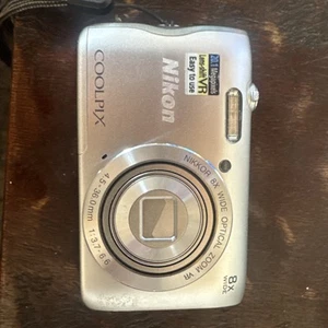 Nikon COOLPIX A300 20.1MP Digital Camera (Camera Battery And SD Card. No Charger - Picture 1 of 3