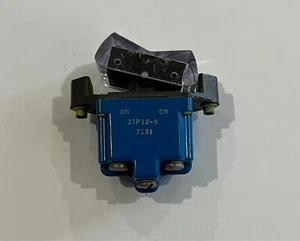 UND. LAB. INC. ROCKER MICRO SWITCH, 2TP12-8, DPDT, Open-Momentary Open, New Old - Picture 1 of 4