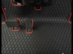 Alfombra de carro de golf (rojo y negro - revestimiento de piso de cobertura completa) se adapta a RXV 2008-2022 - Imagen 1 de 2