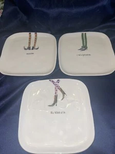 Rae Dunn Halloween Hexenfüße 8" Melamin Teller von Magenta Bewitching - Bild 1 von 7