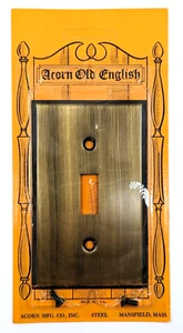 NOS! MCM Vintage Steel Single Toggle Switch Plate Cover “Old English” Acorn Mfg. - Bild 1 von 12