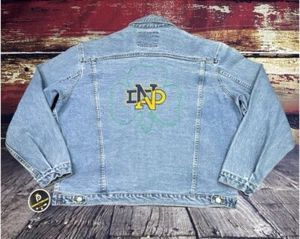Vintage Notre Dame Jean Jacket Mens XL Student Union Blue Denim Trucker 90s USA - Picture 1 of 14