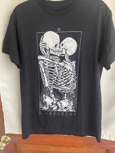 Threadless Black L'Amoureux T Shirt Kissing Skeletons Size Medium - Picture 1 of 11