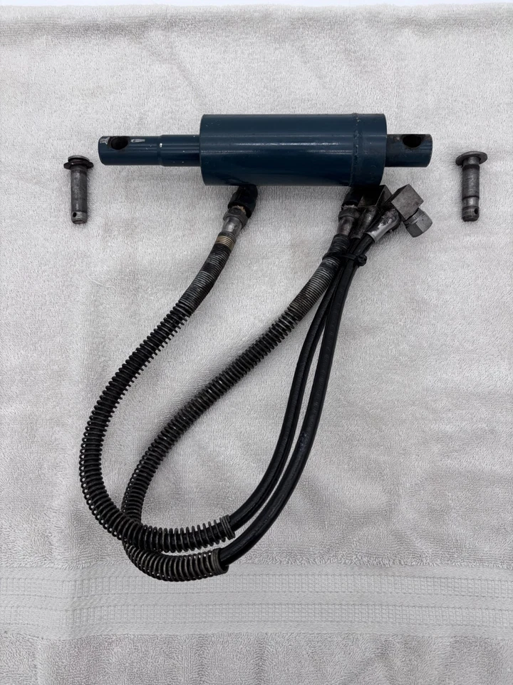 Kubota G6200 66061-36500 HST Mower Deck Lift Hydraulic Cylinder & Hoses - Image 1 of 4