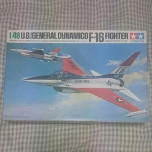 Tamiya 1/48 F-16 Air Combat Fighter Display Model Kit - Picture 1 of 4