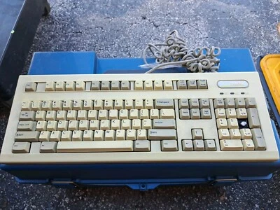 COMPAQ 140536-101 ENHANCED III PS/2 KEYBOARD. MISSING 1 KEYCAP - Image 1 of 4
