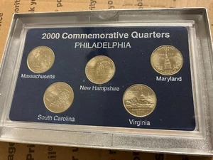 Juego de 5 monedas revestidas de cuartos estatales conmemorativos de la Casa de la Moneda de Filadelfia 2000 - en estuche  - Imagen 1 de 2