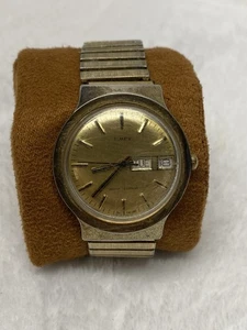 Vintage Gold Tone Day Date Timex Watch Read Description - Picture 1 of 6