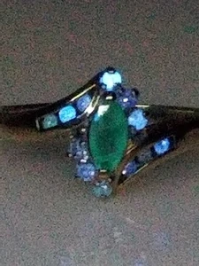 3g Gold 10k Ladies Ring Emerald Diamond Art Deco Style Vintage Size 8.5 Fluoresc - Foto 1 di 12