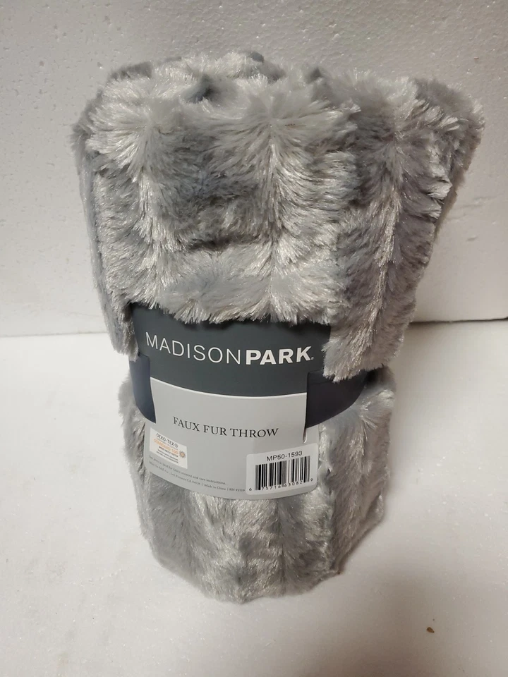 Duke Luxury Long Faux Fur Throw Grey 50*60 Premium Soft Cozy Brushed Long Fau... - Image 1 of 1