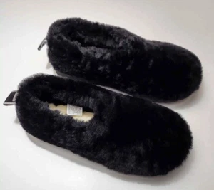 UGG Classic Cozy Sheepskin Shearling Bootie Slippers Black US 6 EUR 37 NWOB - Picture 1 of 7