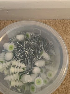 Gipskartonbefestigungen und Schrauben - Bild 1 von 5