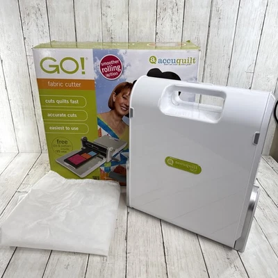 55100 - Sistema de fabricación de edredones cortador de tela AccuQuilt Go solo máquina. Sin troquel, caja Foto 1 de 4