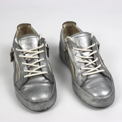 Zapatillas bajas Giuseppe Zanotti de cuero plateado talla EU 39 / US 9 Foto 1 de 4