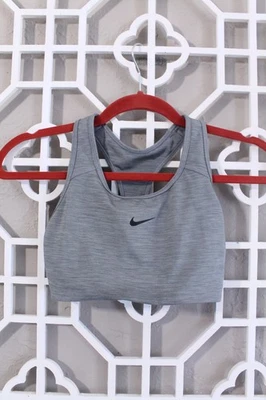 Sutiã esportivo Nike feminino S cinza logotipo Swoosh Dri-Fit academia desempenho ao ar livre - Imagem 1 de 4
