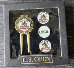 2016  U.S. OPEN OAKMONT GOLF DIVOT REPAIR TOOL SET WITH EXTRA MARKERS New In Box - Picture 1 of 1