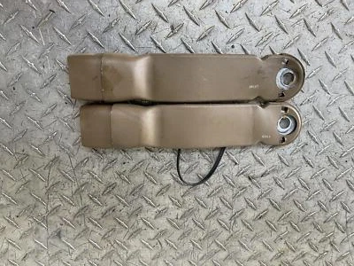 Пряжка ремня в сборе проверенная оригинальная для Chevrolet Silverado 1999-2002 годов выпуска - Изображение 1 из 4