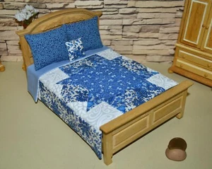 Colcha miniatura para casa de muñecas EDREDÓN REAL con 3 almohadas hecha a mano escala 1:12 extendidas - Imagen 1 de 7