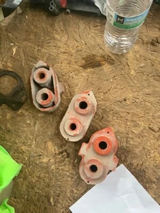 2010 FORD EXPEDITION EXHAUST CENTER MUFFLER HANGER OEM - Bild 1 von 2