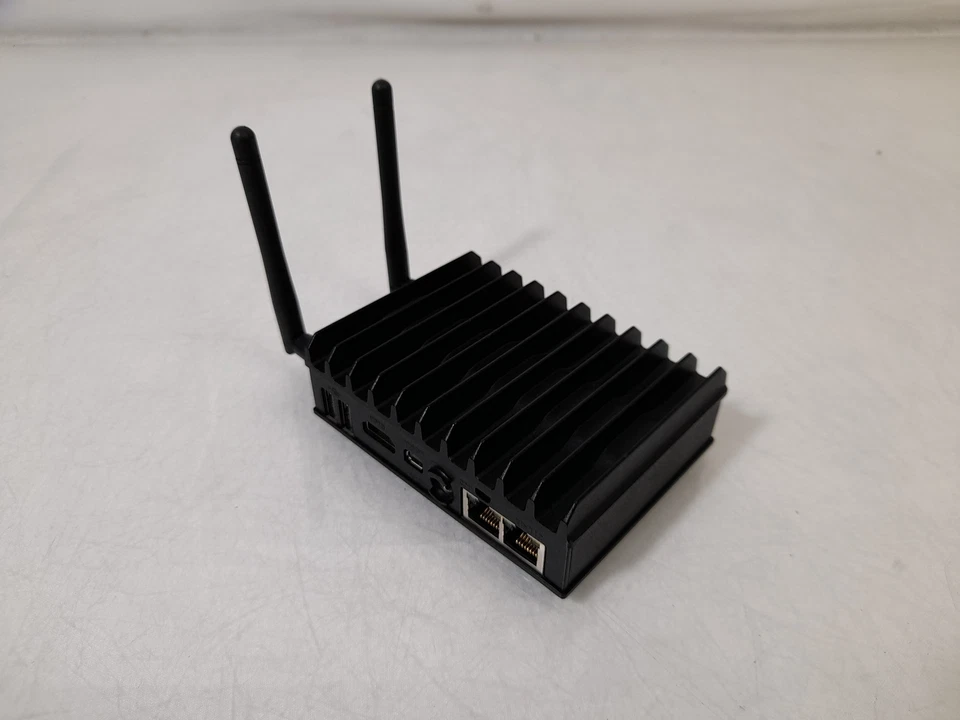 Mini PC Compulab FITLET2-CE3930 Intel Atom sin ventilador con 2 GB DDR3 32 GB M.2 - Sin sistema operativo - Imagen 1 de 4