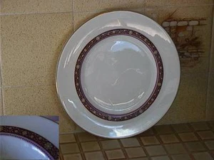 Royal Doulton - Minueto - Plato de almuerzo (9") - Imagen 1 de 1