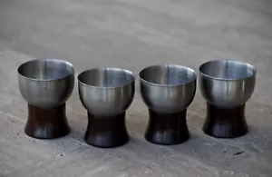 Juego de 4 tazas de huevo de acero inoxidable y teca DE COLECCIÓN hechas en Japón años 60 - Imagen 1 de 7