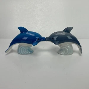 Kissing Dolphin Salt & Pepper Shakers Magnet Fish Gray Blue Retro Kitsch Vintage - Picture 1 of 9