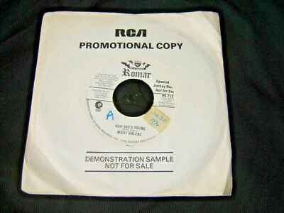 MONKEES MICKY DOLENZ 45 - OOH SHE'S YOUNG / BUDDY HOLLY (1974) MGM US PROMO COPY - Image 1 of 4
