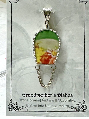 ÚNICO Hecho a Mano EE. UU. China Rota Joyería Colgante con Collar Cordón - Floral Verde Foto 1 de 4