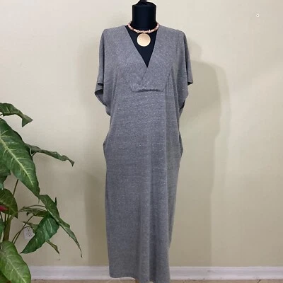 Vestido LUCCA Midi Feminino Tamanho M Bolsos Cinza Manga Curta Decote V - Imagem 1 de 4