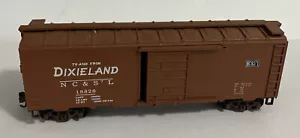 HO Scale Roundhouse 40’ AAR Boxcar 7806 N.C. & ST. LOUIS #18828 - Picture 1 of 7