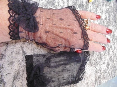 Guantes sin dedos de colección de moda victoriana negros con lazo de encaje con pulgar Foto 1 de 4