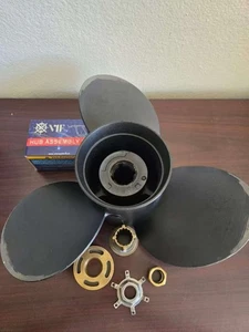 Used 15x17 Boat Propeller For Mercury motor 90CT-300HP 15 Spline 48-832828A45,RH - Bild 1 von 6