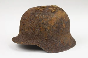 Stahlhelm Wehrmacht M42 Bodenfund - Bild 1 von 6