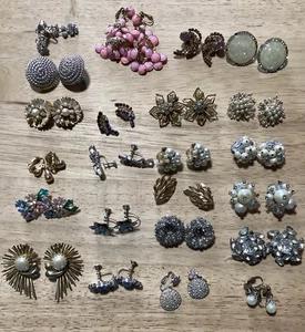 Vtg Lot Of 23 Pairs Clip & Screwback Earrings - Picture 1 of 12