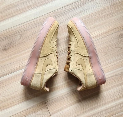 ZAPATILLAS NIKE Air Force 1 AF1 '07 Gamuza Dorado Tostado Naranja Suela de Goma GS Niños 4.5Y Foto 1 de 4