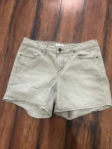 Jessica Simpson Shorts Women’s 8/29 Olive Green - Picture 1 of 5