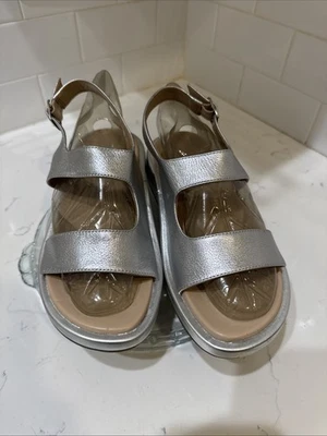Vionic MADERA Women's Size 8 Silver Leather Sandals - Image 1 of 4